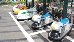 バッテリーカー乗り場小学生用