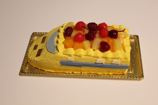 黄色い新幹線（ドクターイエロー）のバースデーケーキ